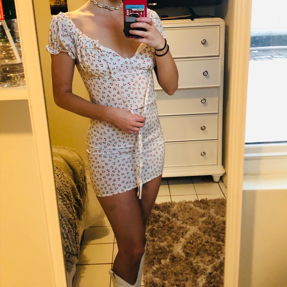❌SOLD❌Princess Polly floral dup dress